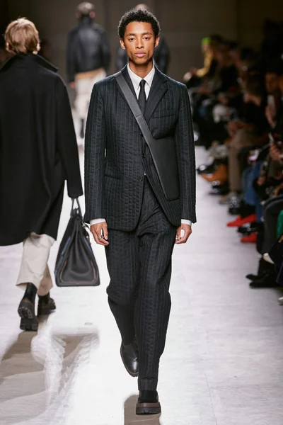 Look 8